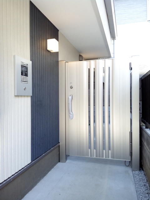 セキュリティ　女性の方でも安心のモニター付きオートロック♪