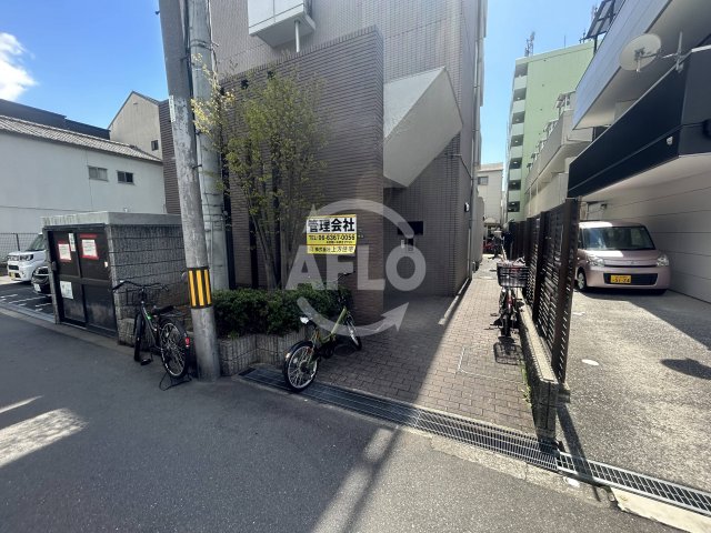 エントランス　レクシア泉尾　エントランス