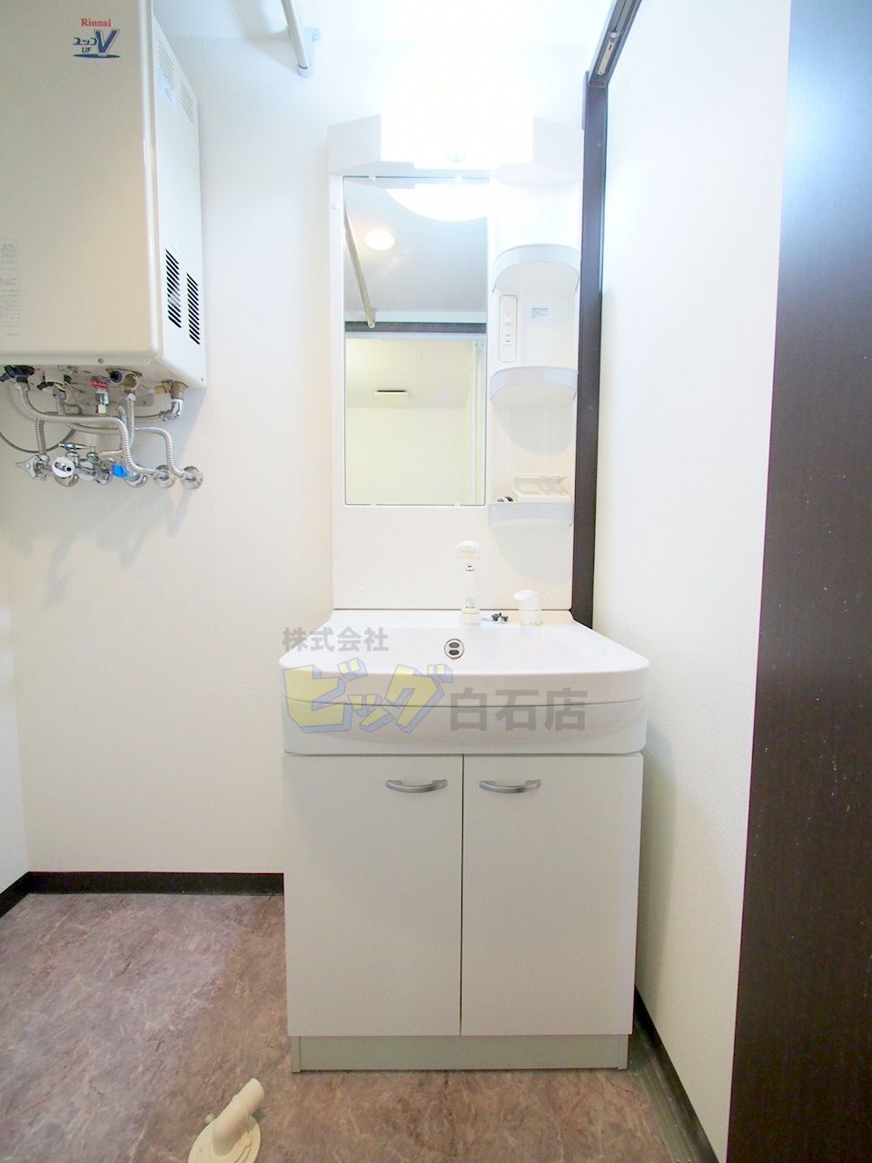 洗面設備　シャンプードレッサー完備♪