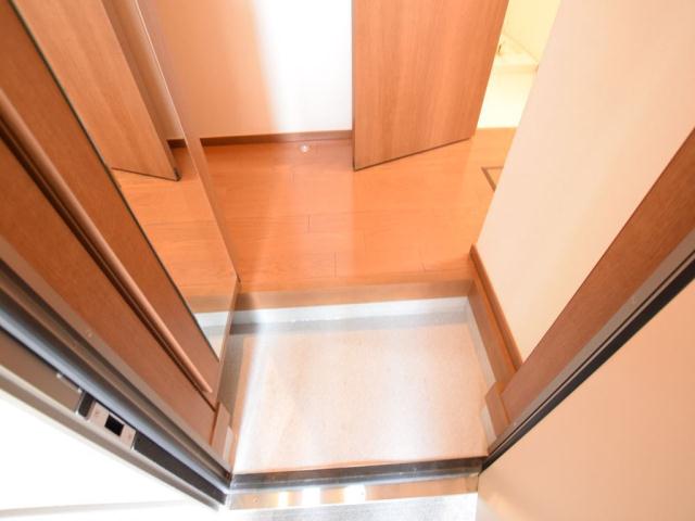 玄関　※別号室参考写真