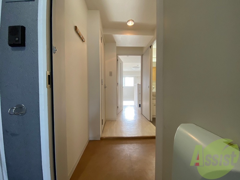 玄関　玄関の様子です。明るい印象ですね。気分もあがりそう。