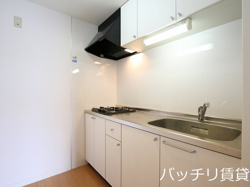 キッチン　別号室タイプの為、現状を優先いたします