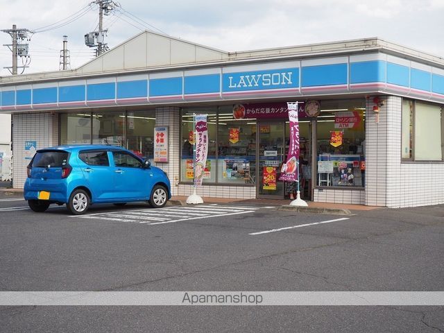 コンビニ　ローソン（コンビニ）まで587m