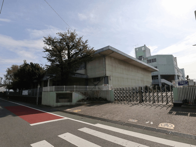 小学校　厚木市立妻田小学校（小学校）まで505m