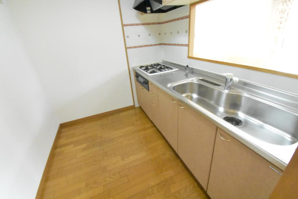 キッチン　同間取り別部屋