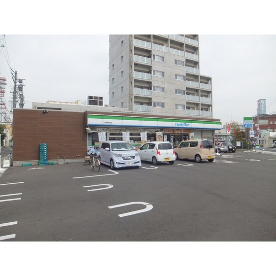 コンビニ　ファミリーマート長野早苗町店（コンビニ）まで406m