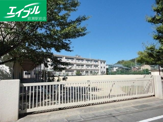 小学校　岡山市立三勲小学校（小学校）まで1251m