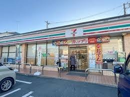 コンビニ　セブンイレブン 八王子散田1丁目店（コンビニ）まで411m