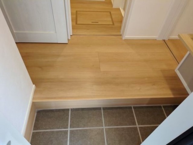 玄関　同仕様別部屋