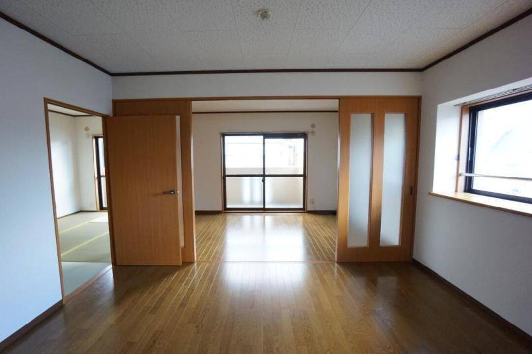 居室・リビング　リビング