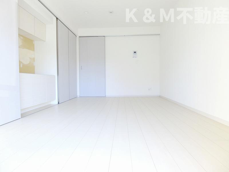 その他部屋・スペース　広くて明るい寝室