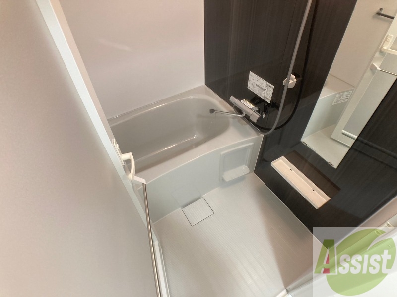 バス・シャワールーム　お風呂になります。一日の疲れを癒してくださいね。