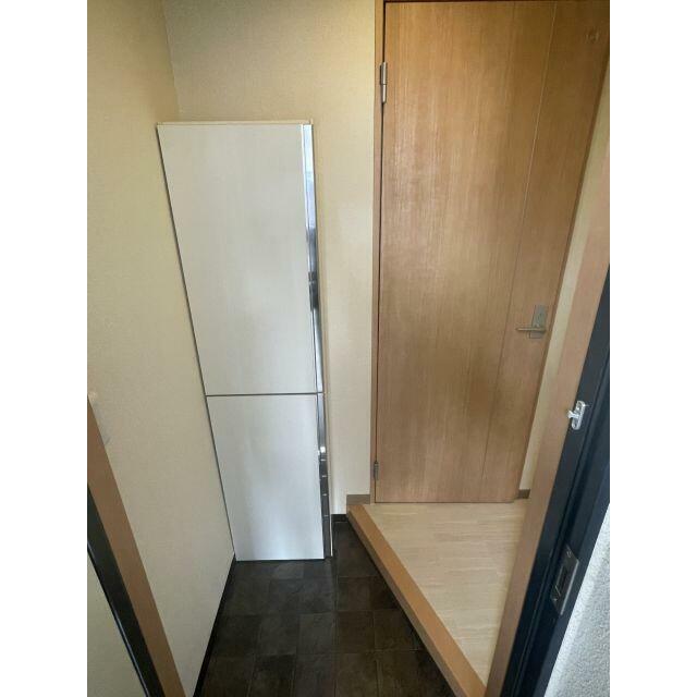 玄関　玄関横シューズボックス有り