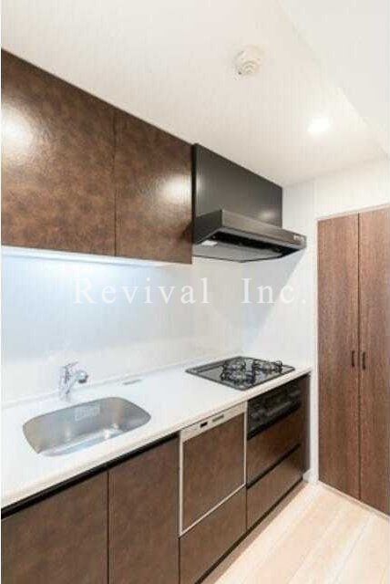 キッチン　3口ガスコンロでございます