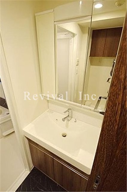 洗面設備　身だしなみに欠かせない化粧台