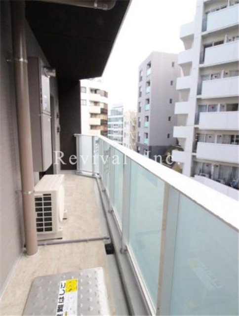 バルコニー　広めのバルコニーでございます