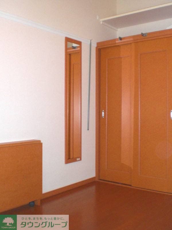 その他　折り畳みの可能なテーブルです。