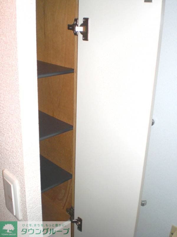 玄関　靴箱は自由に高さを変えられます。