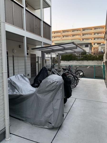 駐車場　バイク置き場