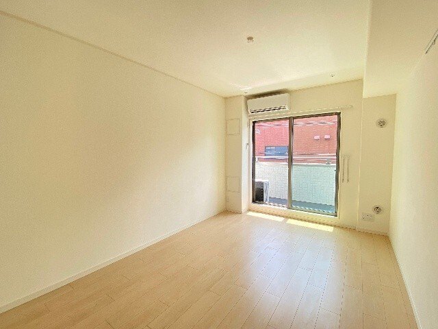 居室・リビング　２０３号室の写真です