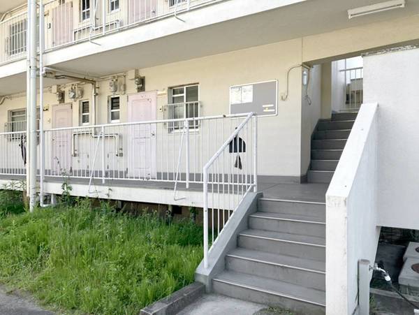 エントランス　清潔なエントランスです