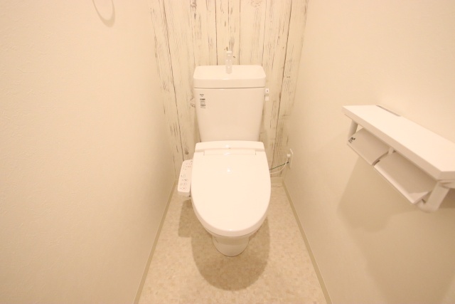 トイレ　※別室の参考写真の為、現況優先です。