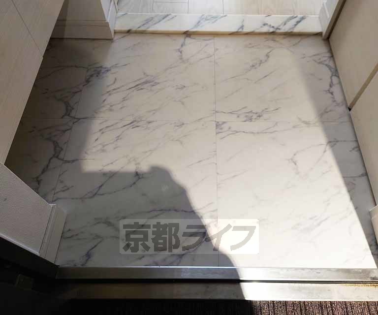 玄関　段差の少ない玄関