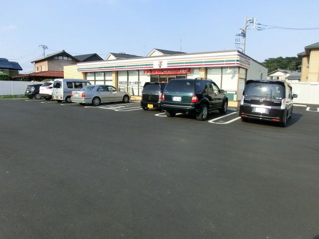 コンビニ　セブンイレブン（コンビニ）まで341m