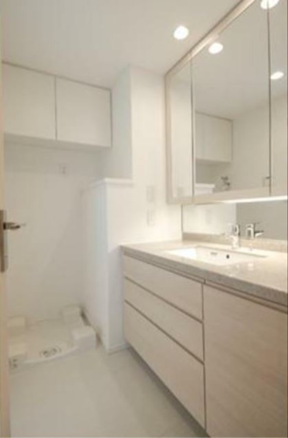 洗面設備　※同仕様写真含む