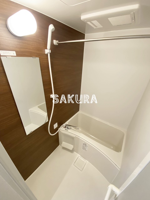 バス・シャワールーム　雨の日でも安心の浴室乾燥機付きです♪