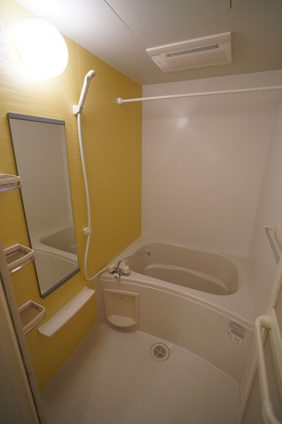 バス・シャワールーム　同じ建物の別のお部屋