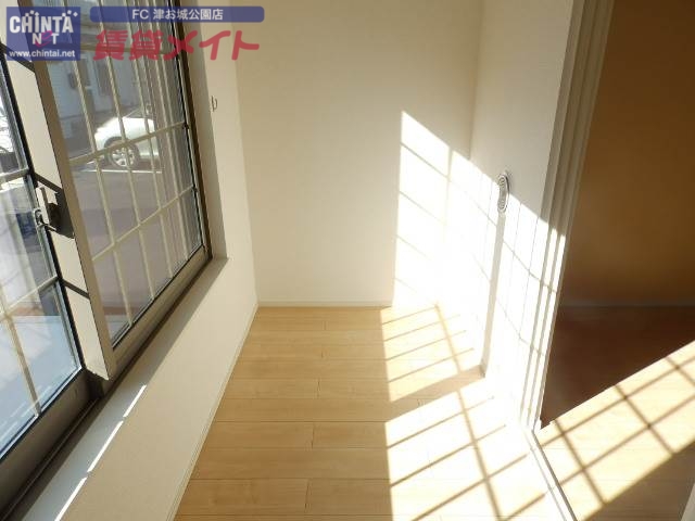 バルコニー　同物件別室タイプ