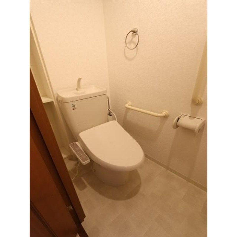 トイレ　※別部屋参考写真