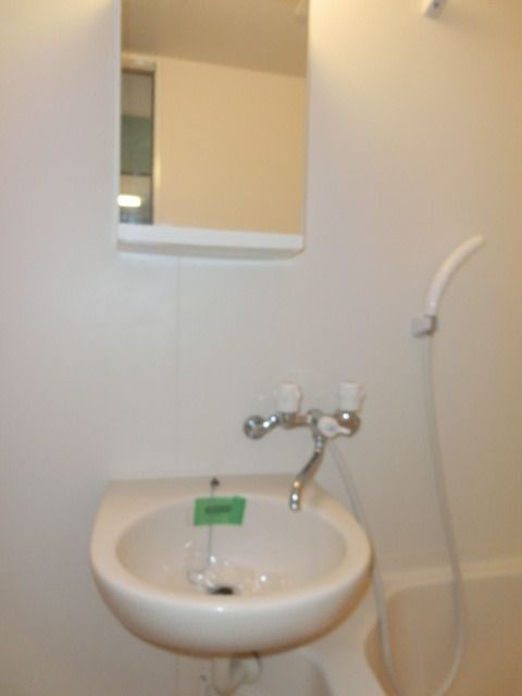 洗面設備　お風呂と一体型です