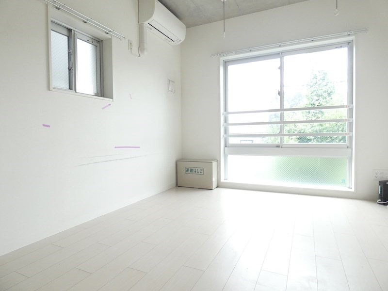 居室・リビング　※別号室参考写真になります。