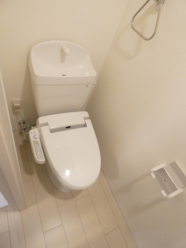 トイレ　※別号室参考写真になります。