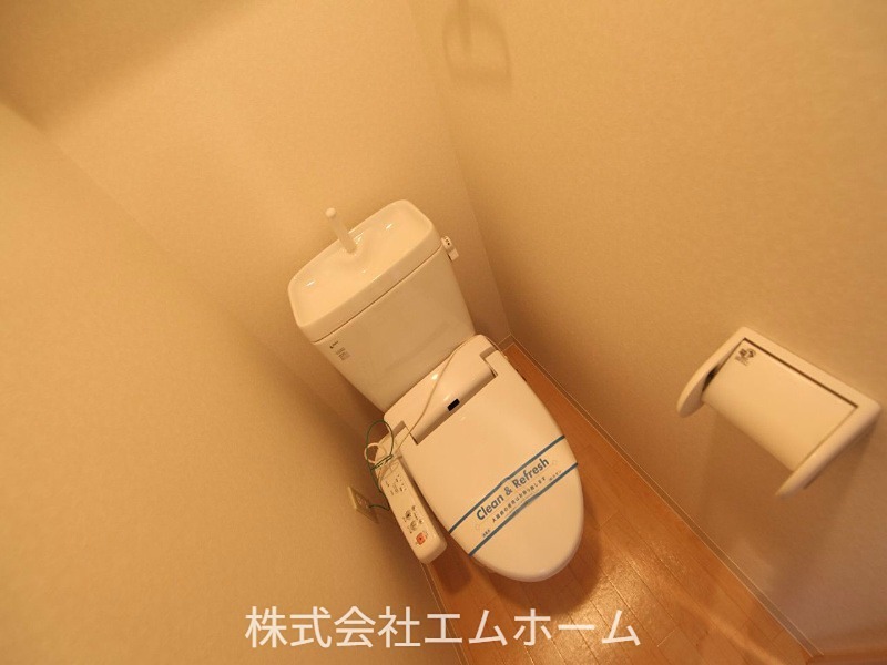 トイレ　温水洗浄暖房便座付トイレ