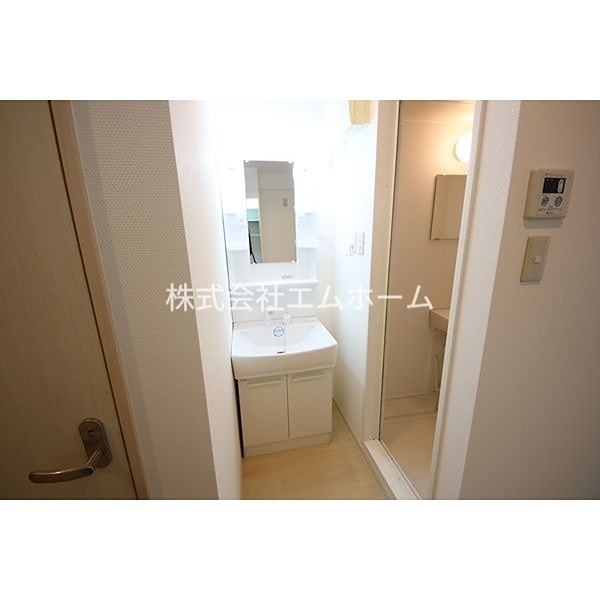 洗面設備　脱衣所　独立洗面化粧台（シャンプードレッサー）