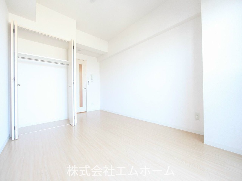 その他　洋室8帖　クローゼット（収納充実してます）