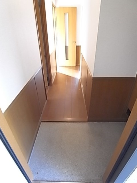 玄関　収納もある玄関です