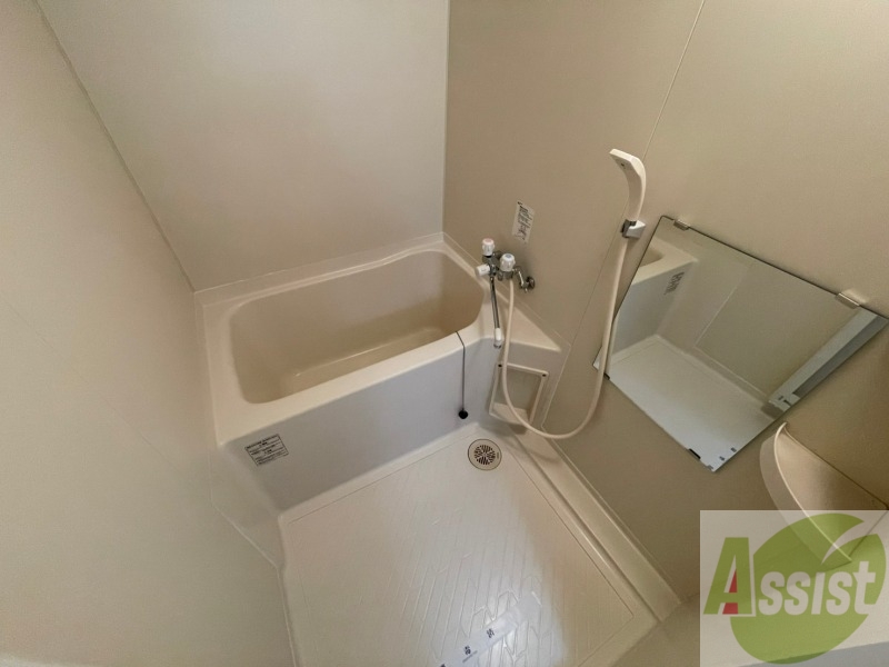 バス・シャワールーム　お風呂になります。一日の疲れを癒してくださいね。