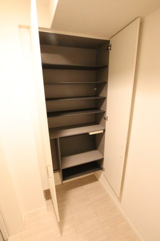 収納　シューズボックス