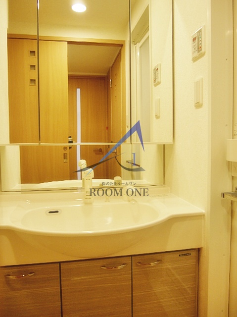 洗面設備　独立洗面台です。