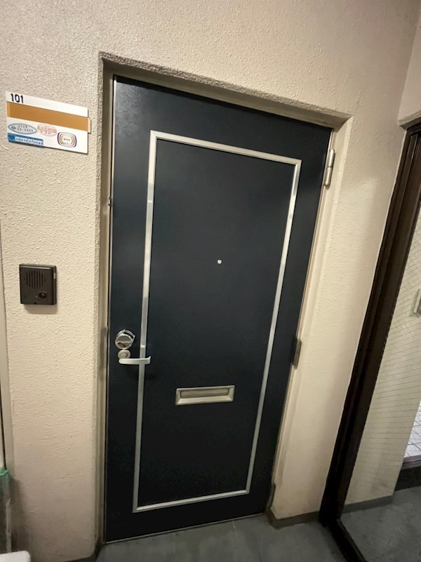 玄関　101号室(2021.11.11)