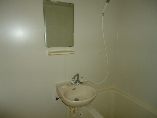 洗面設備　３０２：洗面台