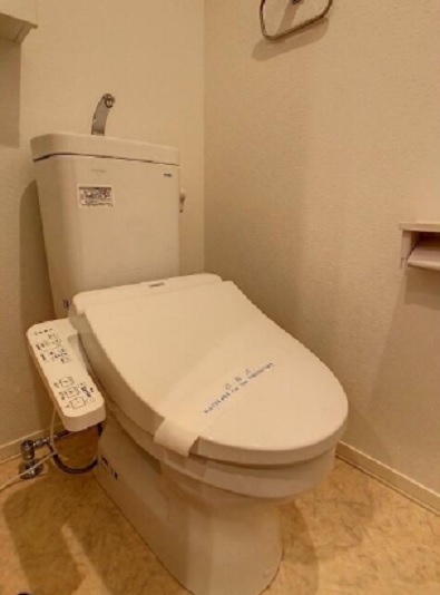 トイレ　温水洗浄便座付き　トイレ