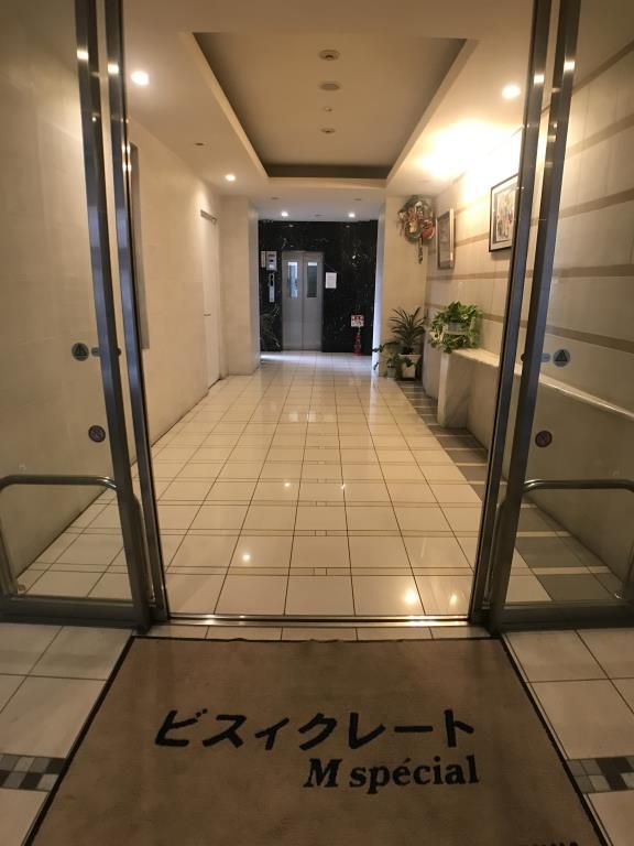 エントランス　ゆとりのあるエントランスです