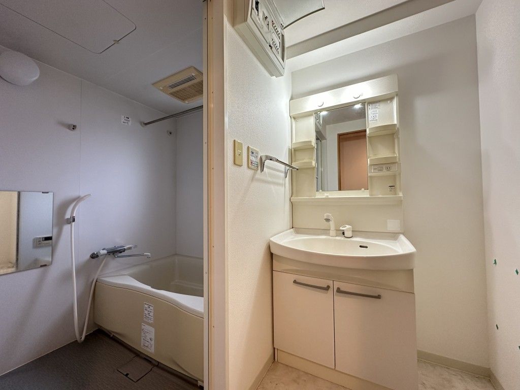 洗面設備　忙しい朝には欠かせない洗面所です