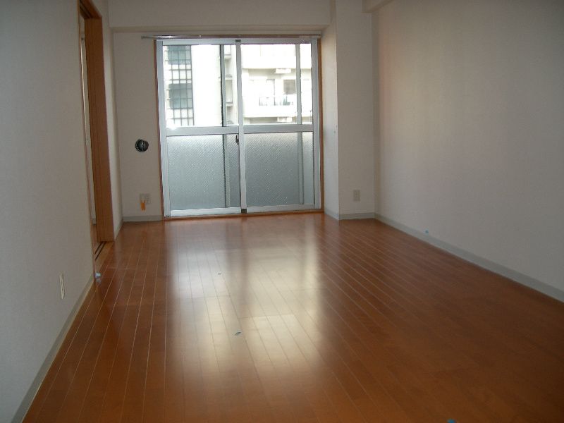 バルコニー　開放的で明るい空間を演出してくれるバルコニーです