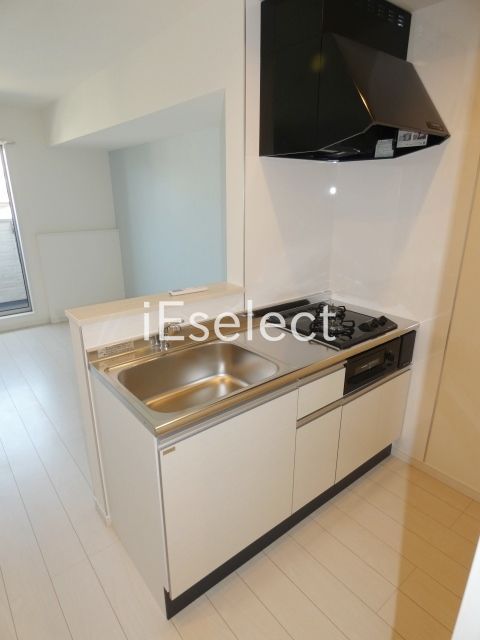 キッチン　リビングが見渡せるカウンターキッチン。